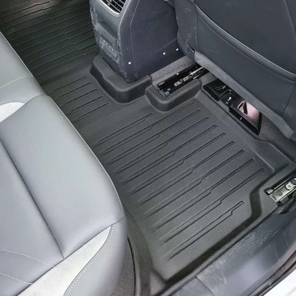 id4-floor-mats-inside-car