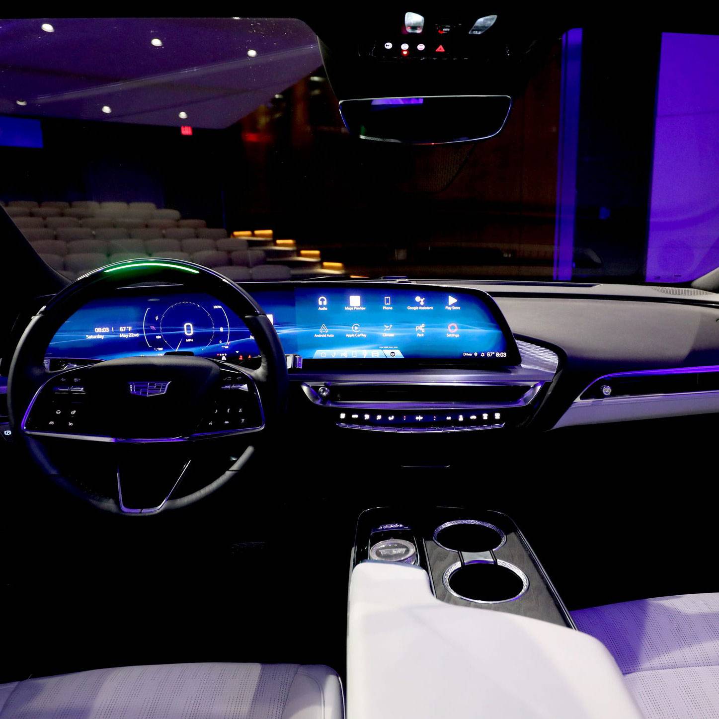 be354177-6ec4-4b63-871a-7b1d248014db-CadillacLyriq_090221_ES17