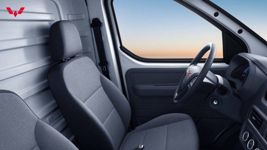 2024-Wuling-Yangguang-EV