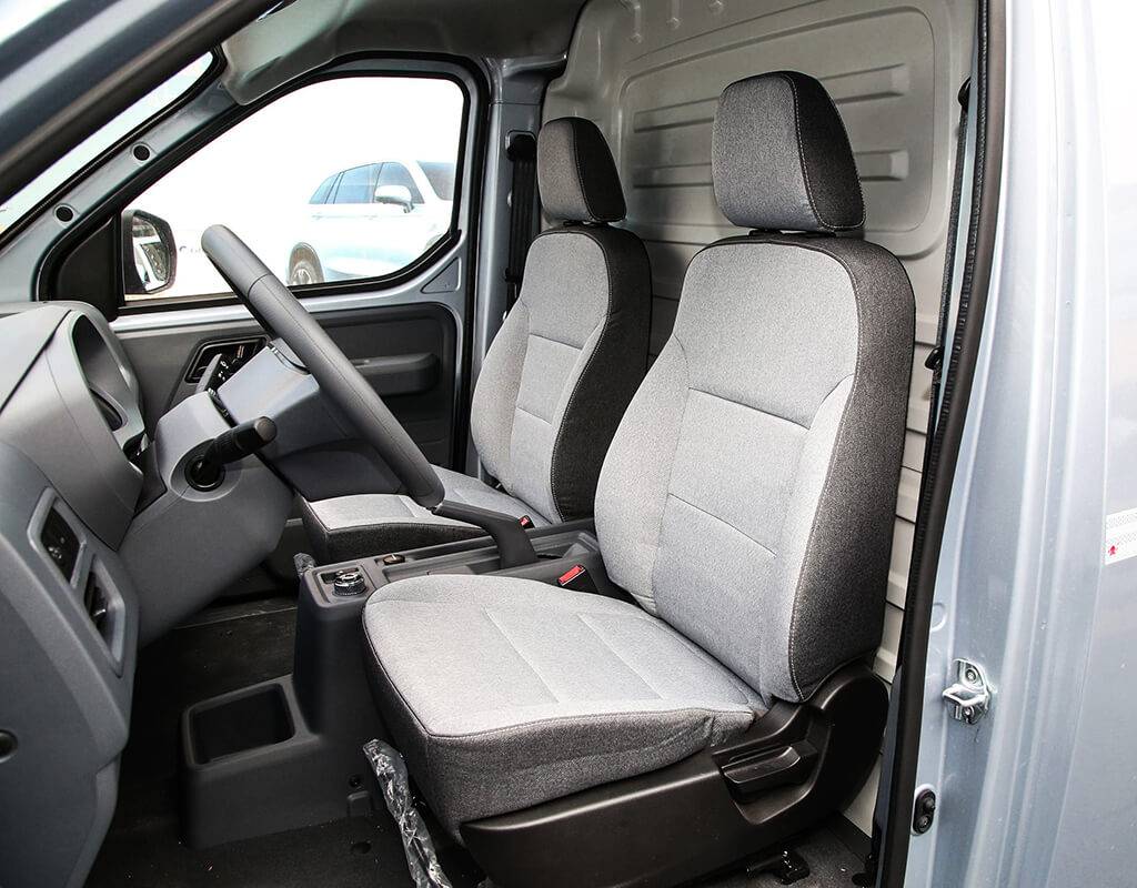 FuDuiAuto_Wuling-Yangguang-EV-2024_005