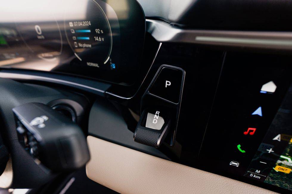 2024-porsche-macan-4-ev-113-6622def5a2ac0